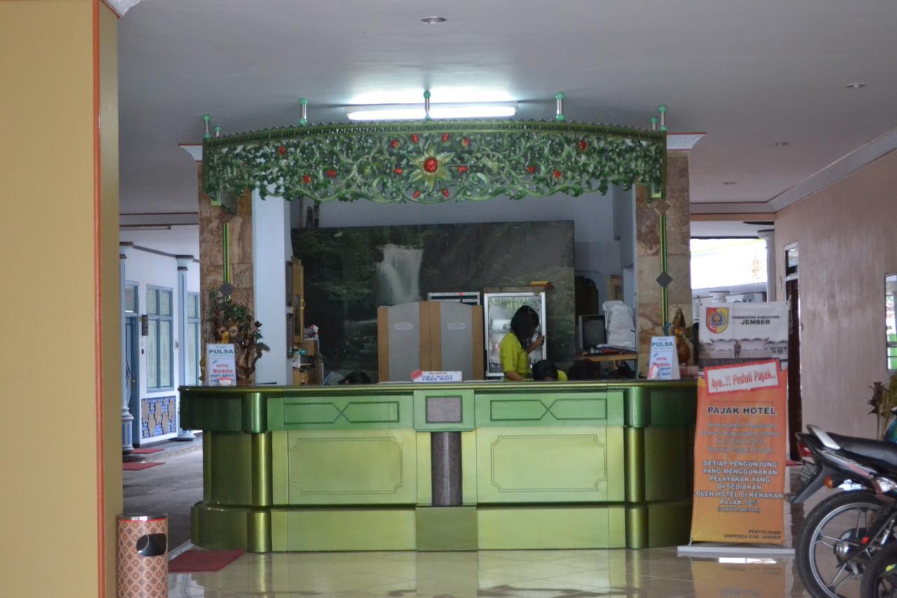 New Merdeka Hotel Jembel Exterior foto