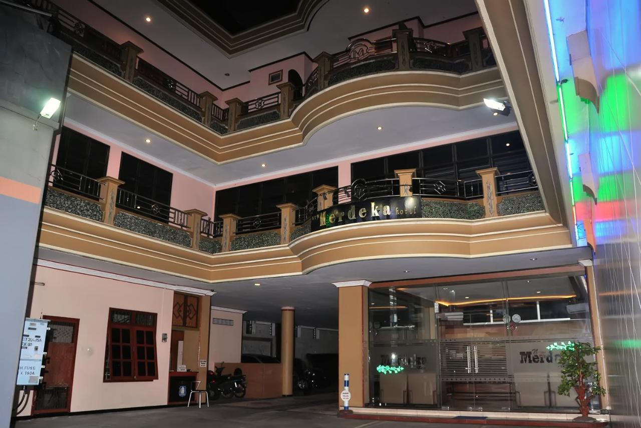 New Merdeka Hotel Jembel Exterior foto